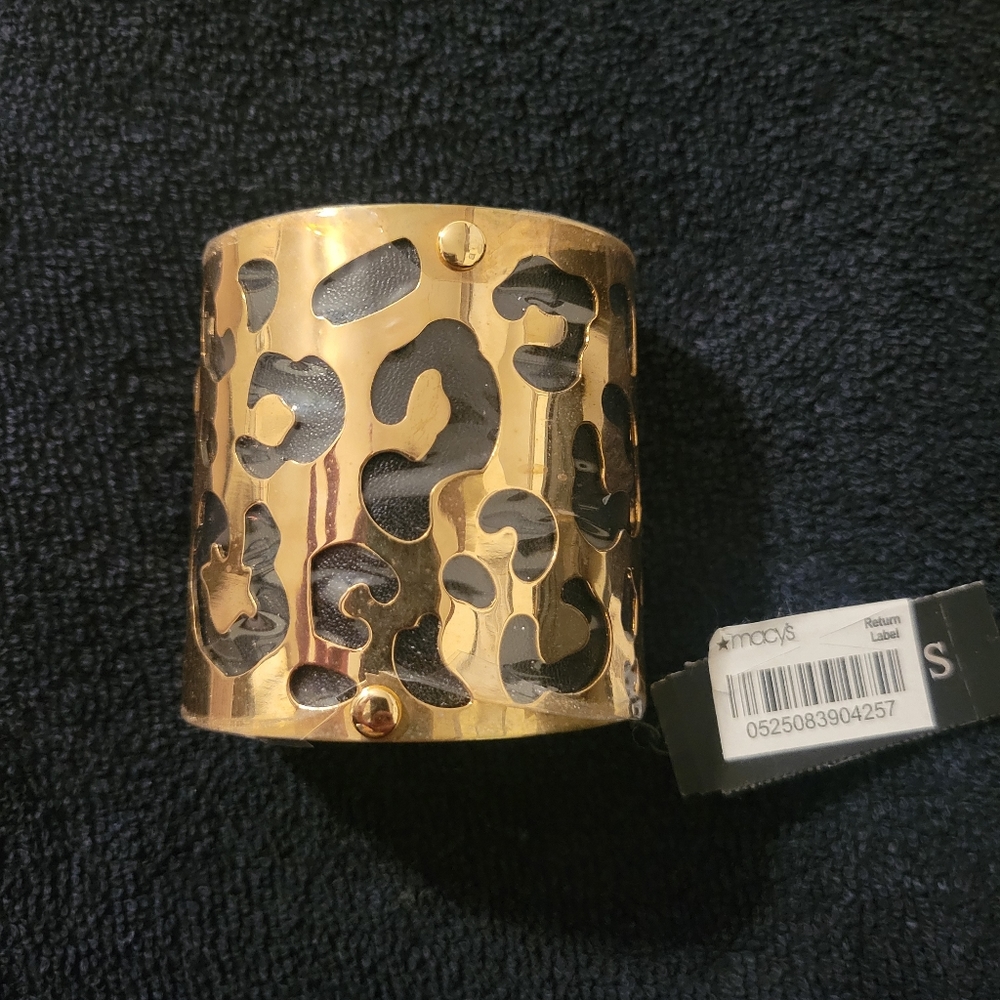 Guess leopard cuff bracelet